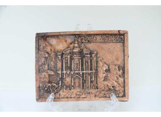 مجسم  رخامي  لمدينة البتراء الوردية 